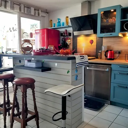 Apartmán Appartement Renove Front De Mer 61 M2 Vue Directe Du 4Eme Blue Paradise Cap'Diem 3 Clim - Ideal Pour Un Sejour De 7 J Ou Plus Wifi, Lit 160 - Ascenseur Parking Piscine Petanque Ping-Pong - Plage De Rochelongue Pistes Cyclables - Golf & Tennis A 10 Mn Agde