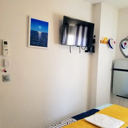 Apartmán Appartement Renove Front De Mer 61 M2 Vue Directe Du 4Eme Blue Paradise Cap'Diem 3 Clim - Ideal Pour Un Sejour De 7 J Ou Plus Wifi, Lit 160 - Ascenseur Parking Piscine Petanque Ping-Pong - Plage De Rochelongue Pistes Cyclables - Golf & Tennis A 10 Mn