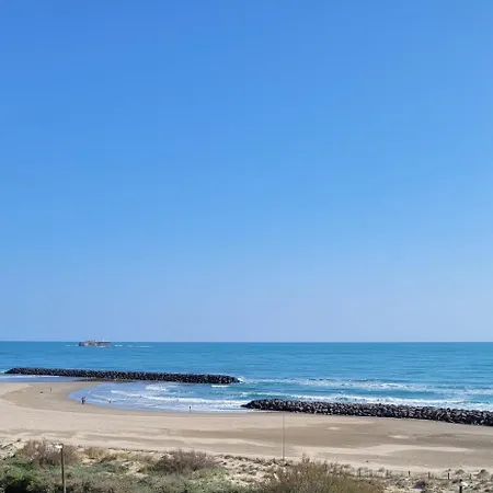 Appartement Renove Front De Mer 61 M2 Vue Directe Du 4Eme Blue Paradise Cap'Diem 3 Clim - Ideal Pour Un Sejour De 7 J Ou Plus Wifi, Lit 160 - Ascenseur Parking Piscine Petanque Ping-Pong - Plage De Rochelongue Pistes Cyclables - Golf & Tennis A 10 Mn