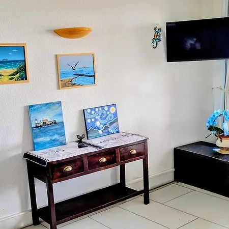 Apartmán Appartement Renove Front De Mer 61 M2 Vue Directe Du 4Eme Blue Paradise Cap'Diem 3 Clim - Ideal Pour Un Sejour De 7 J Ou Plus Wifi, Lit 160 - Ascenseur Parking Piscine Petanque Ping-Pong - Plage De Rochelongue Pistes Cyclables - Golf & Tennis A 10 Mn *