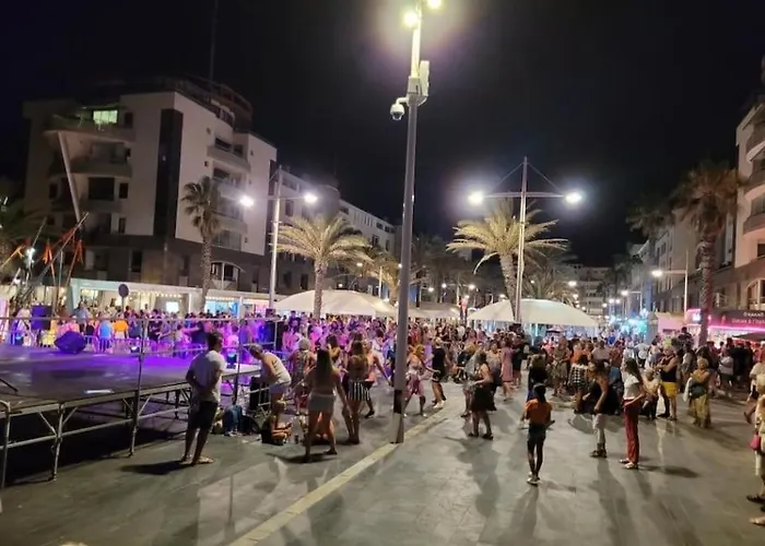 Mom' Blue Paradise Front De 61 M2 Cap'diem 3 étoiles - Idéal Pour Un De 15j Ou ! 3 Clim, Wifi, Lit 160 - 4è Ascenseur, Parking, Piscine, Pétanque, Ping-pong - Pistes Cyclables - Golf&tennis à 10 Mn Appartamento